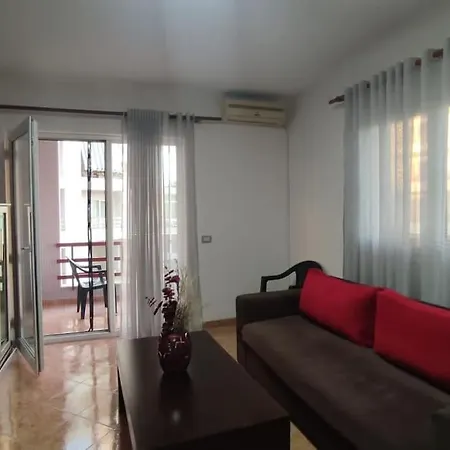 Golem Getaway Apartment